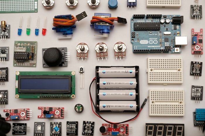 Electronic components and circuit boards